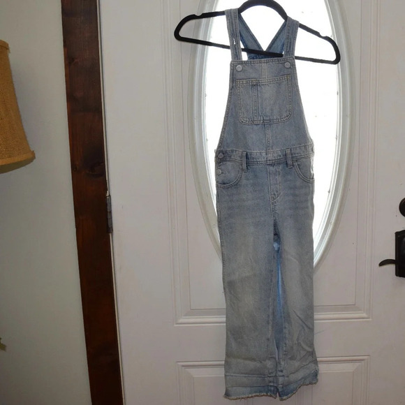 New OLD NAVY Kids Light Blue Denim Overalls Size S(6-7) - Picture 1 of 5